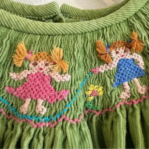 Secret Wishes Corduroy Dress smocked neck along Sleeve 6X - Picture 3 of 7